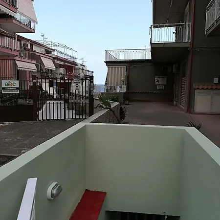 Daire Monovano Centro- Mare Roccalumera